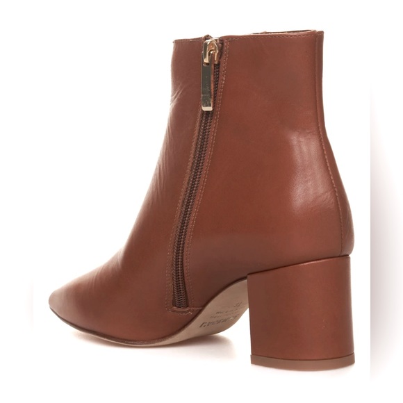 NWOB L’AGENCE Jeanne II Pointed Toe Bootie in Luggage Brown, Size 38.5 - Picture 6 of 14